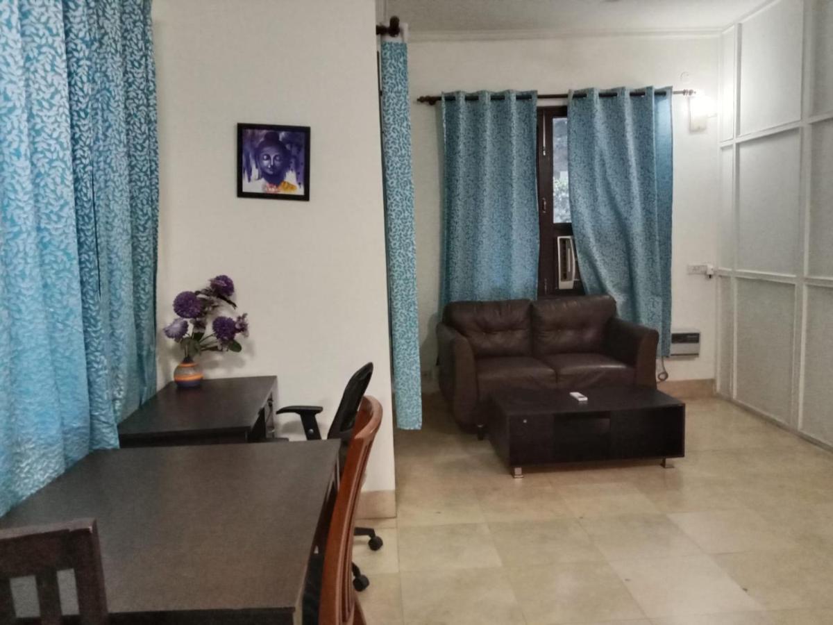 Studio Serviced Apartments Near Fortis Hospital คูร์เคาน์ ภายนอก รูปภาพ